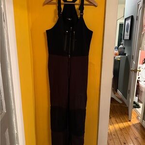 Black insulated MEC ski Overalls M